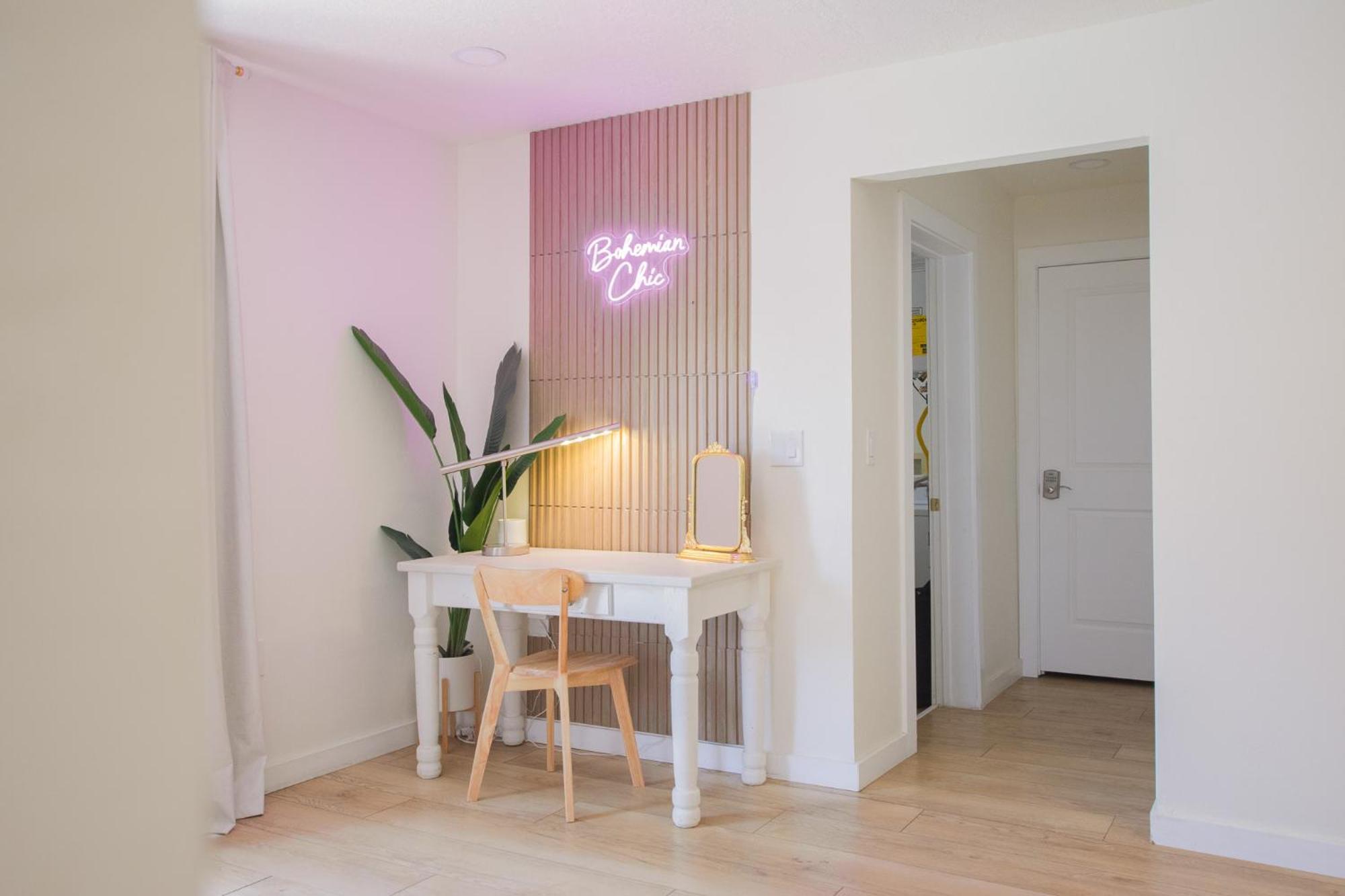 Вілла Bohemian Chic An Eclectic Escape-Hot Tub-Pet Friendly-No Pet Fees! Альбукерке Екстер'єр фото