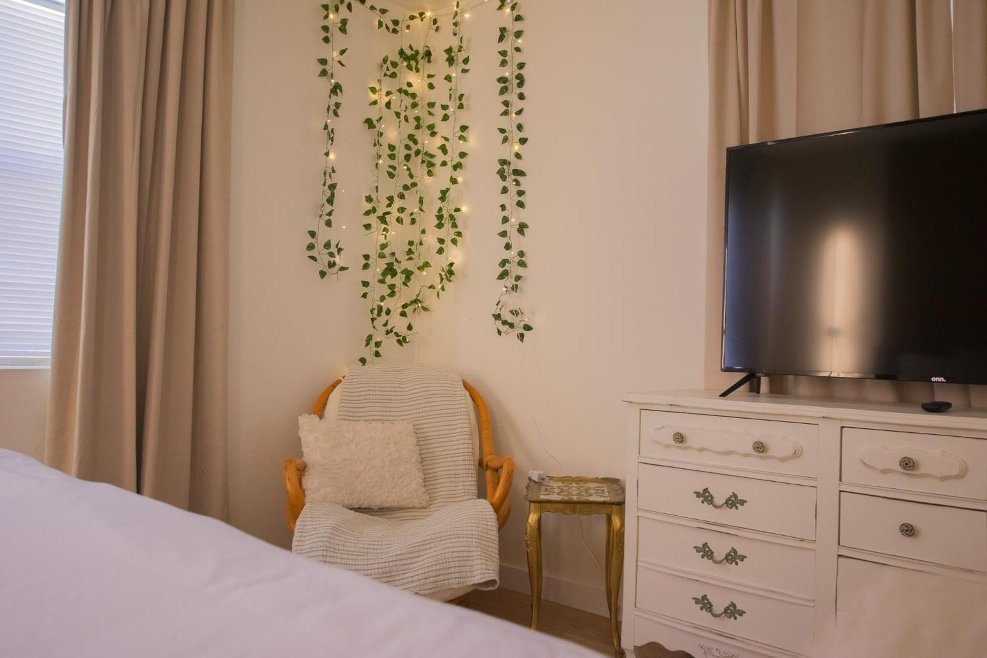 Вілла Bohemian Chic An Eclectic Escape-Hot Tub-Pet Friendly-No Pet Fees! Альбукерке Екстер'єр фото