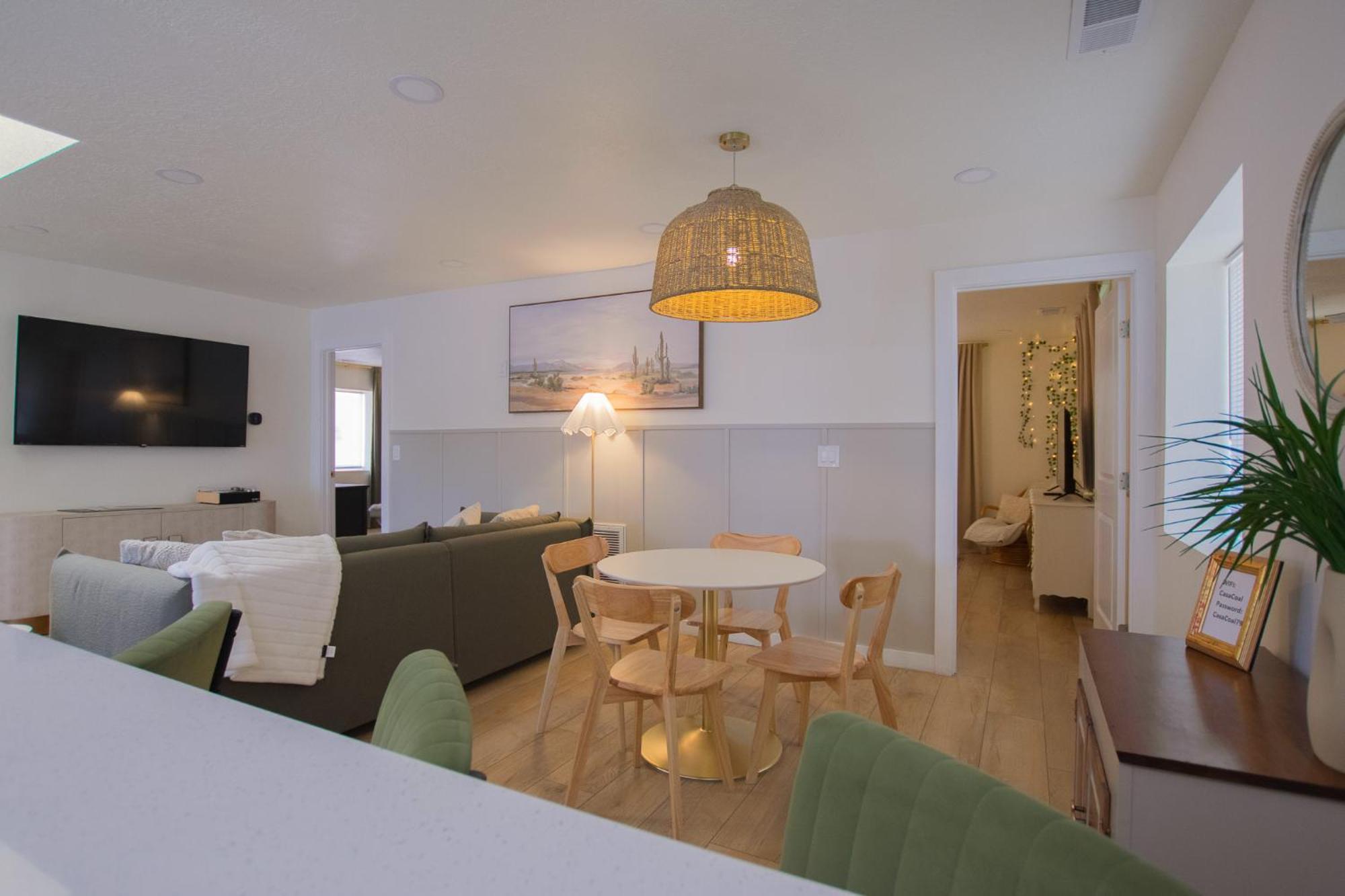 Вілла Bohemian Chic An Eclectic Escape-Hot Tub-Pet Friendly-No Pet Fees! Альбукерке Екстер'єр фото